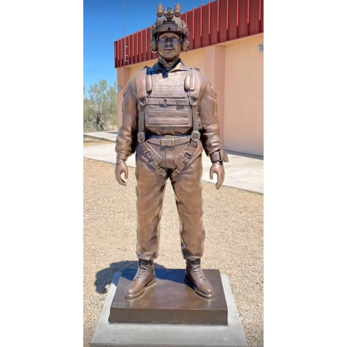 Freefall Jumper Soldier Statue