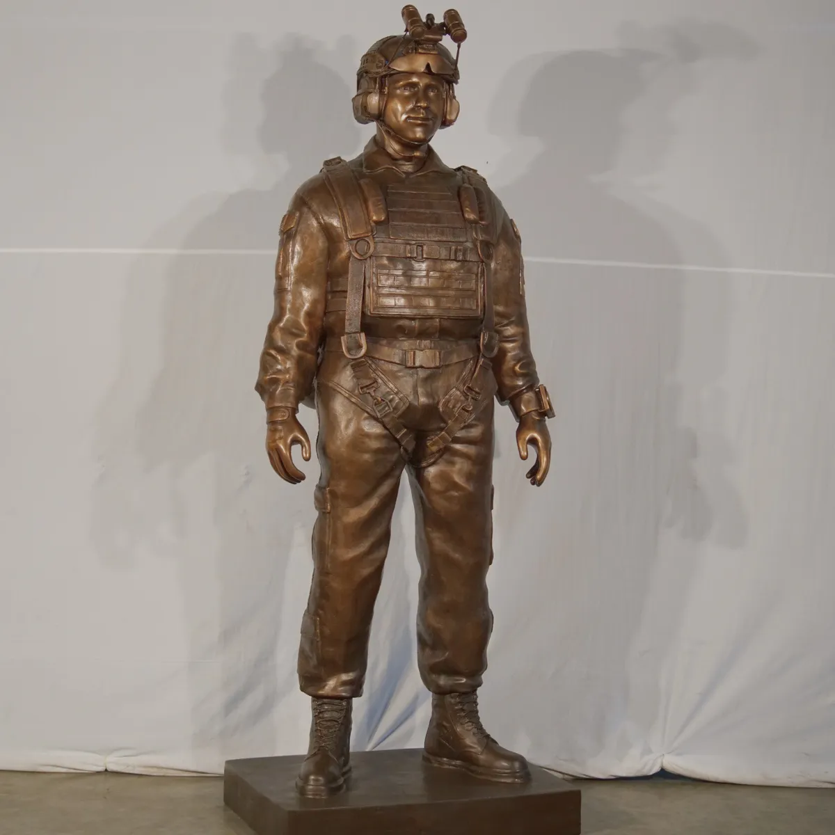 Freefall Jumper Soldier Statue