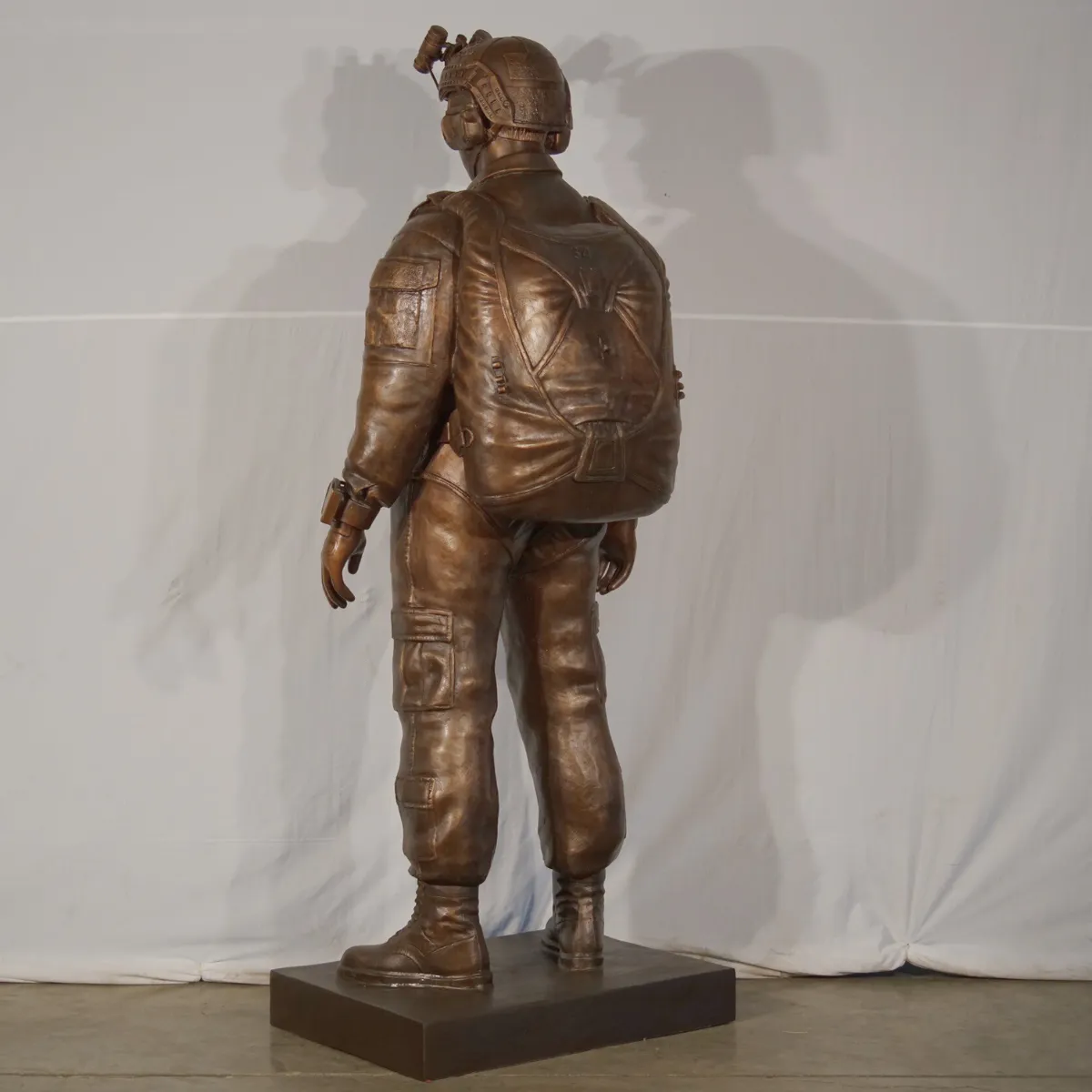 Freefall Jumper Soldier Statue