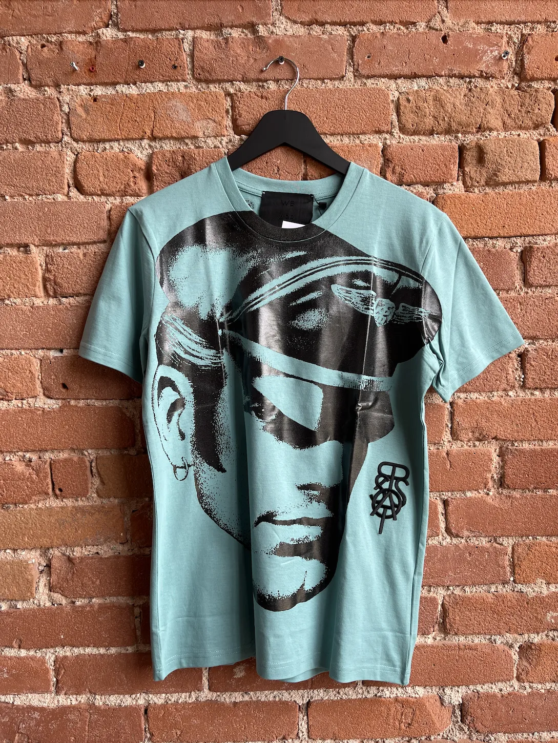 TOM OF FINLAND x WE ARE SPASTOR BIKER HEAD TEE - EMERALD