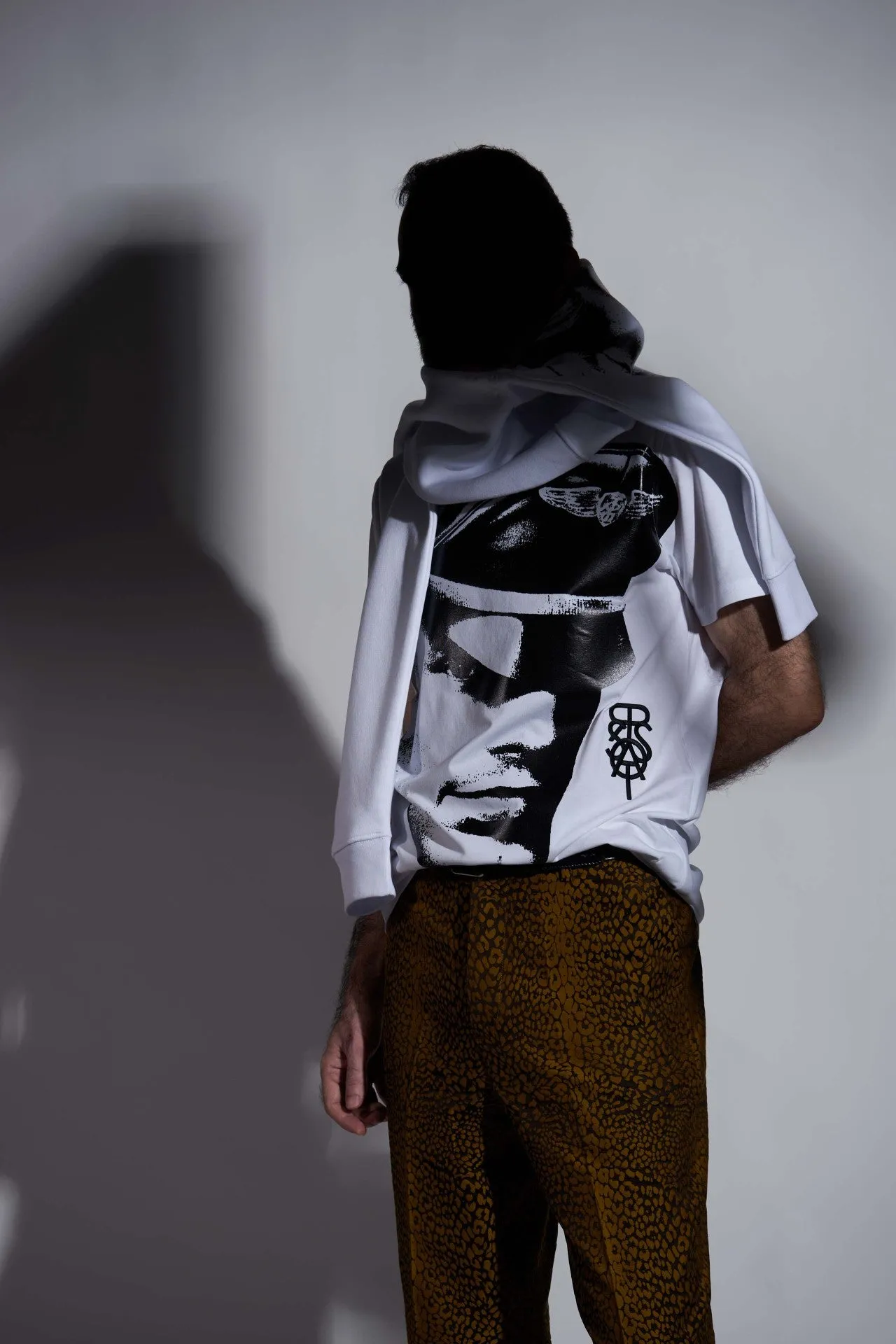 TOM OF FINLAND x WE ARE SPASTOR BIKER HEAD TEE - WHITE