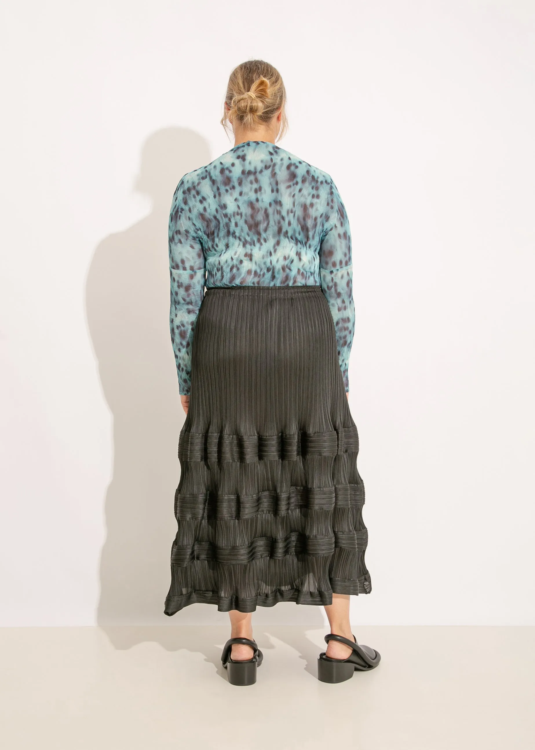 W24 | AMORY PLEAT SKIRT / BLACK